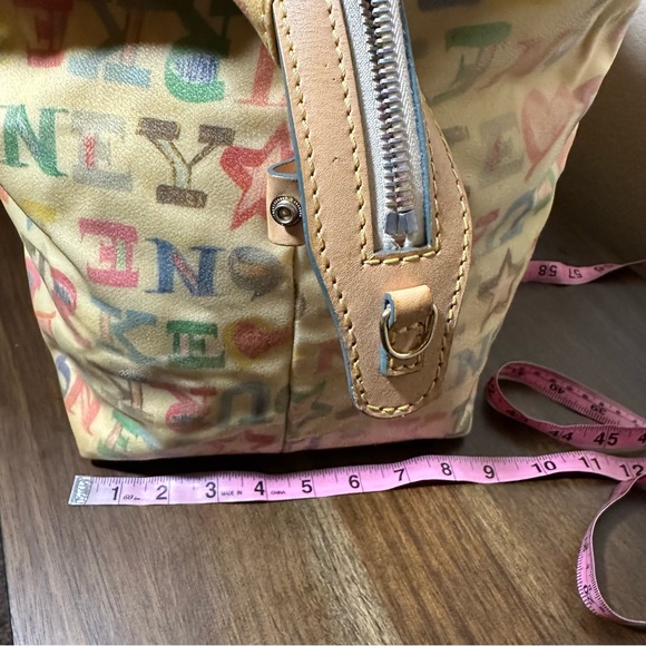 Dooney & Bourke Vintage travel bag. - Picture 12 of 16